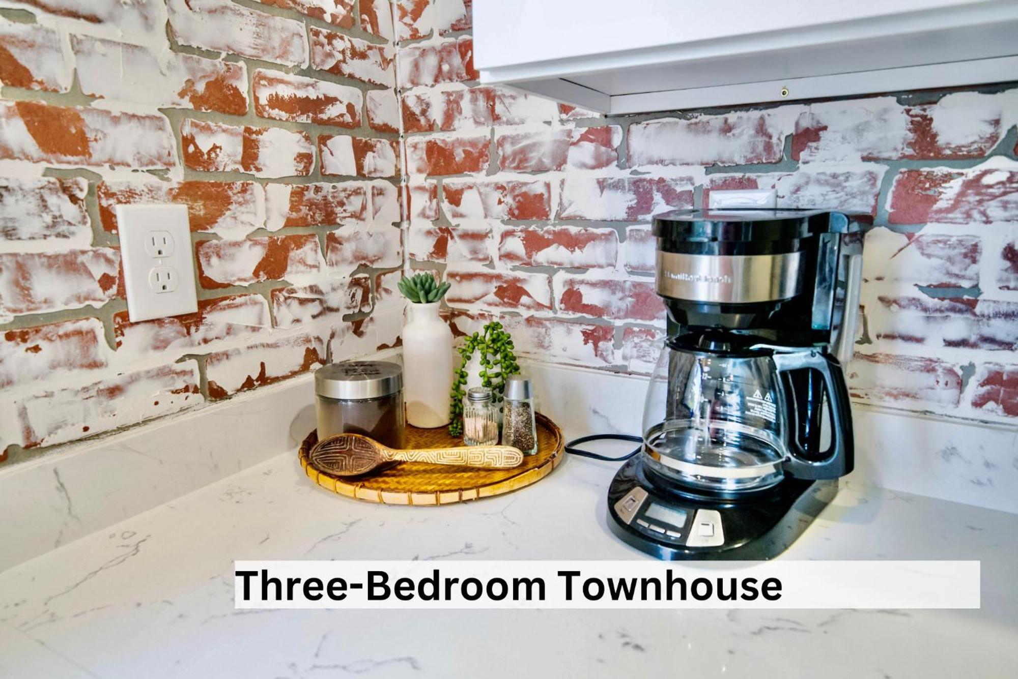 Boutique Apartment In Historic Downtown Albany Bagian luar foto